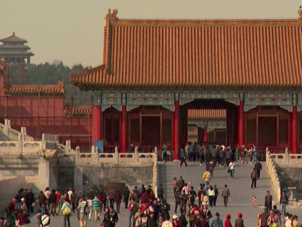 Laura McKenzie's Traveler - Legendary Cities of Asia