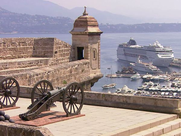 Laura McKenzie's Traveler - French Royalty