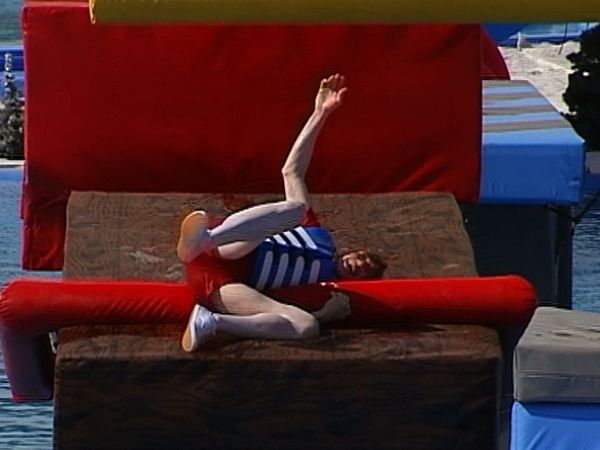 Total Wipeout UK - The Snow Globes