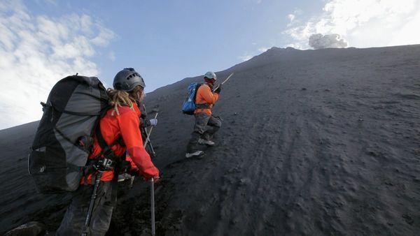Volcano Hunters - Ecuador