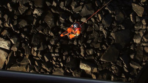 Coast Guard Cape Disappointment Pacific Northwest - SAR On The Rocks