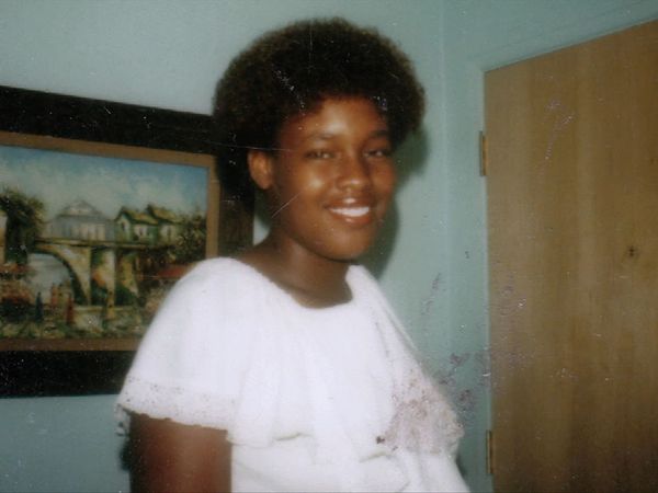 Women Behind Bars - Murder In Paradise
