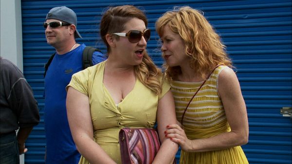 Storage Wars: New York - Bidding In The Rain