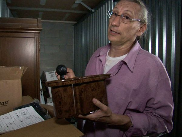 Storage Wars: New York - Auction Haunters