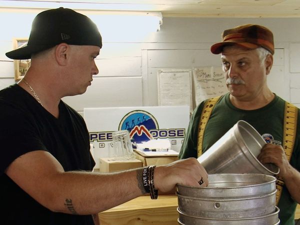 Storage Wars: New York - Snakes in a Locker