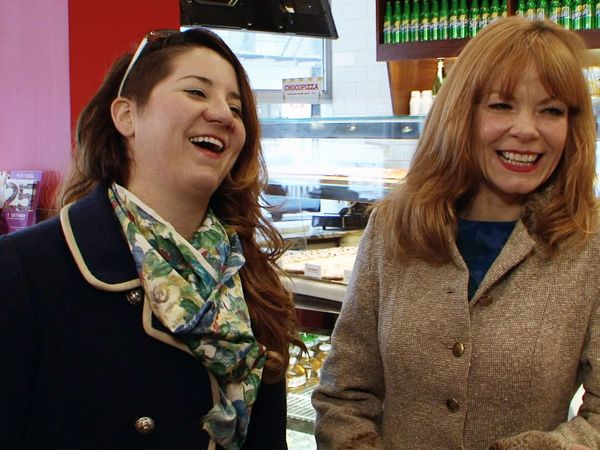 Storage Wars: New York - Hi-Text . . . Hi-Jinx