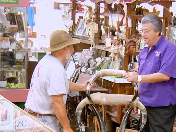 Cajun Pawn Stars - Seat of Horns