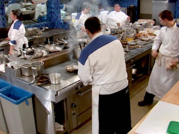 Hell's Kitchen - 12 Chefs Compete