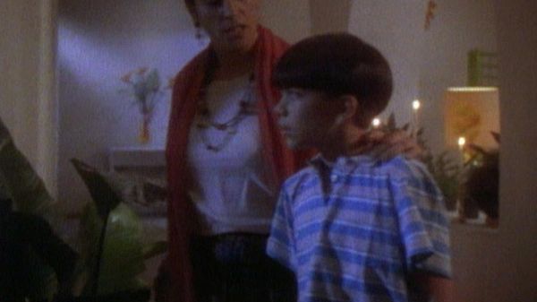Unsolved Mysteries with Robert Stack - Episode: 16