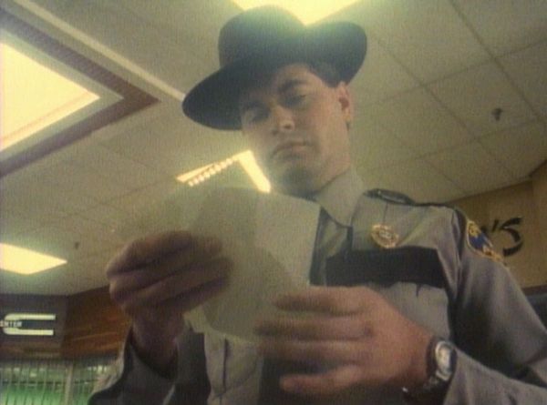 Unsolved Mysteries with Robert Stack - Episode: 15