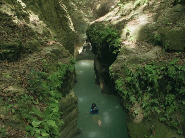 Ocean Treks With Jeff Corwin - Dominican Republic: Hidden Treasures