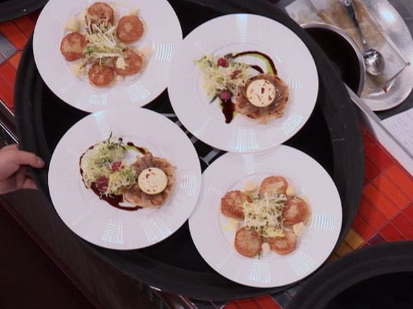 Hell's Kitchen - 12 Chefs Compete