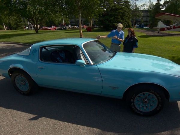 My Classic Car - Alaska Midnight Sun Cruise-In, Solar Panel & Controller Deltran