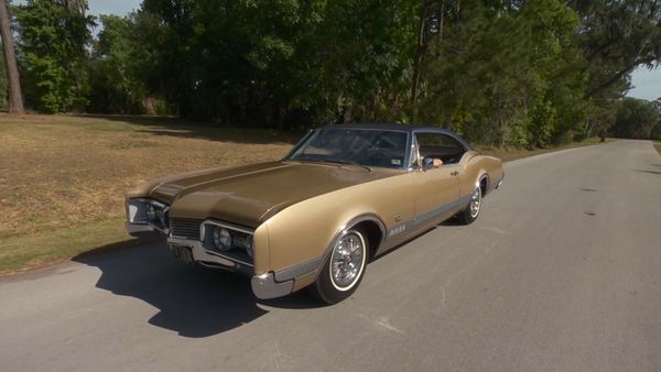 My Classic Car - GM Luxury Sport Cars; Battery Maintenance (Deltran)