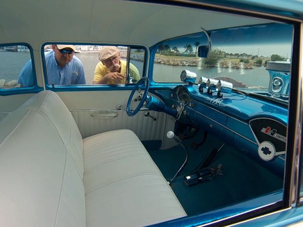 My Classic Car - Back to the Beach; Insuring Cars and More (Grundy)