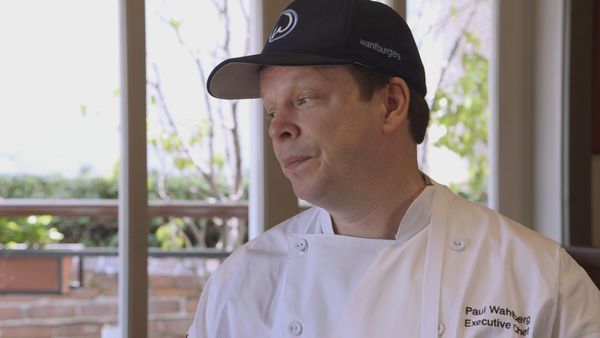 Wahlburgers - Hollywood and Dine
