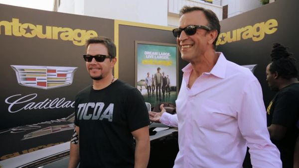 Wahlburgers - Drama Meets Drama