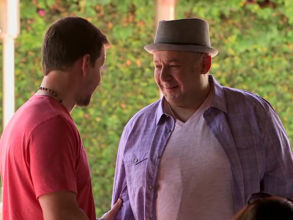 Wahlburgers - Matchmaker Mark