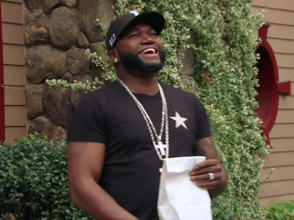 Wahlburgers - Wedding Bliss & Big Papi Hits