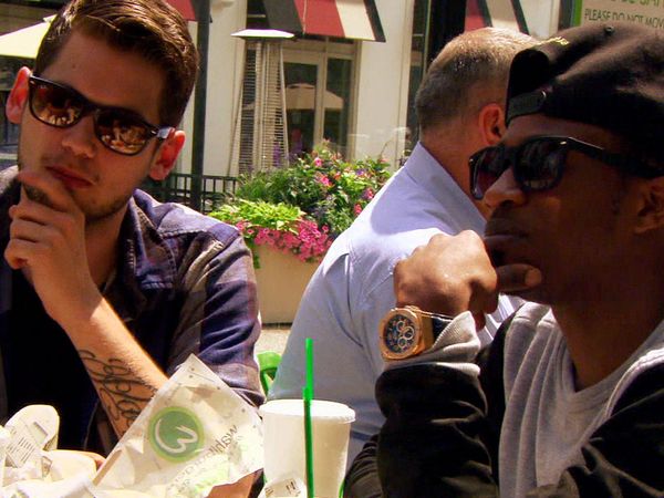 Wahlburgers - Guarding Alma