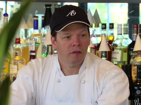 Wahlburgers - Sibling Rivalry