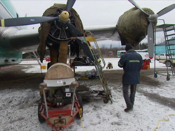Ice Pilots - Chuck Walks