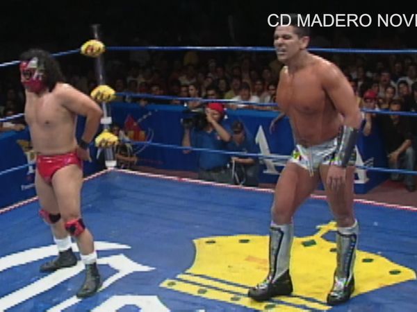 Lucha libre AAA - MADERO