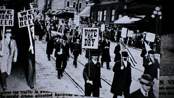Crimes That Made History - Crimes That Made History