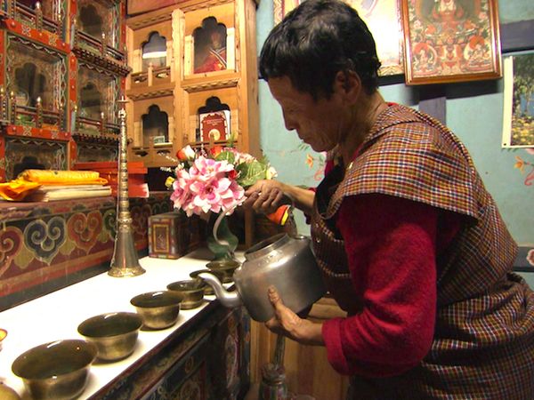 Asia's Monarchies - Bhutan: Land of the Thunder Dragon