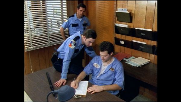Unsolved Mysteries with Dennis Farina - Episode: 11