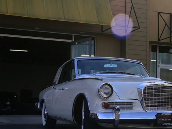 Car Hunters - Couple's Cruiser