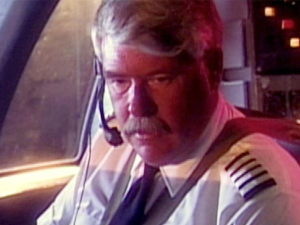 It's A Miracle - 112: Fireman Rescues Girl; Flight 811; Quarterback; The Other Boy; Acting Upon Fate