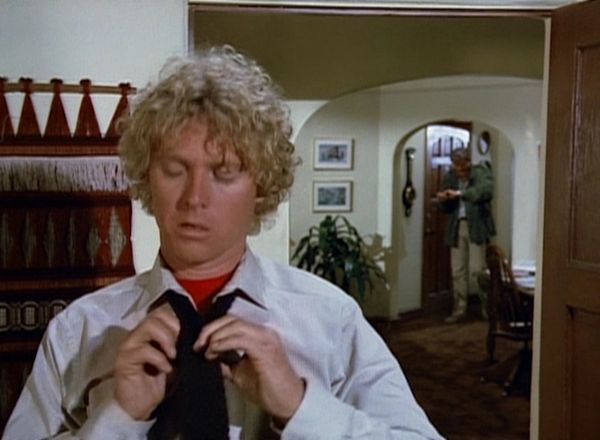 The Greatest American Hero - The Best Desk Scenario