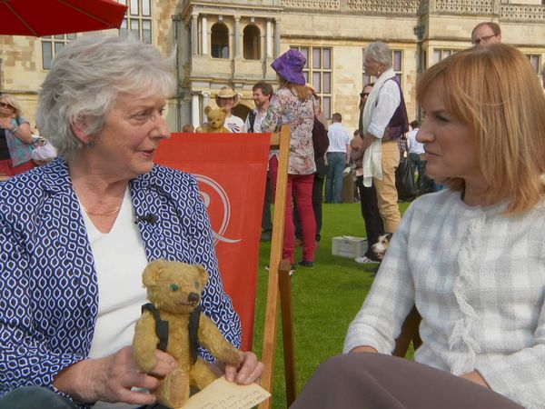 Antiques Roadshow UK - Holker Hall 2