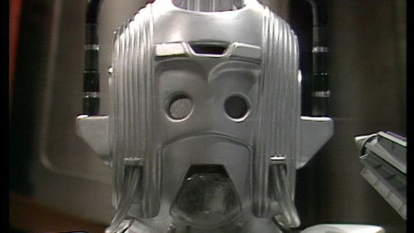 Doctor Who: Earthshock - Episode 2