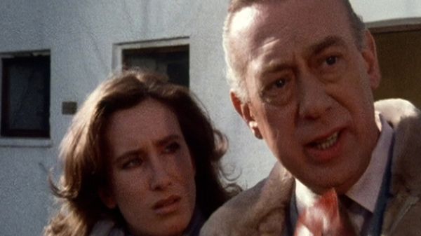Derrick - Eine Rose im Müll