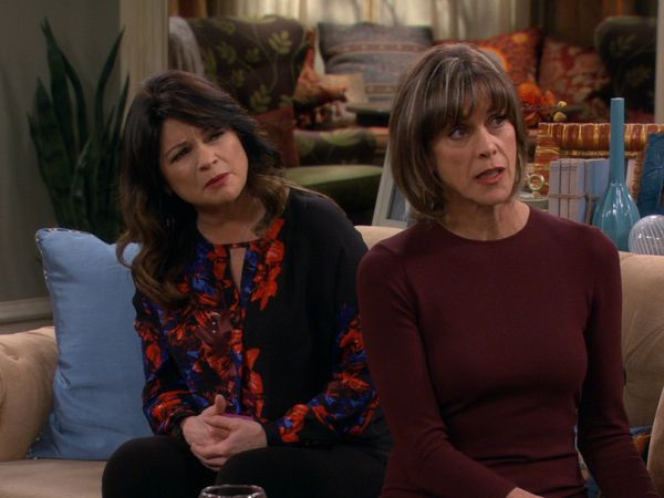 Hot in Cleveland - Hot Damn!