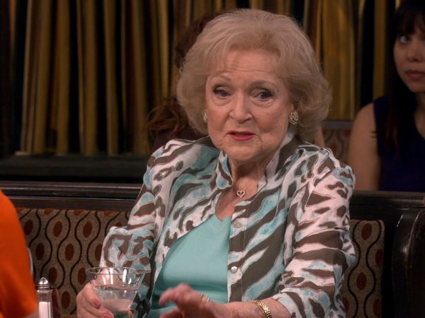 Hot in Cleveland - All About Elka