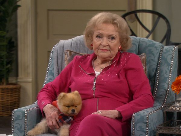 Hot in Cleveland - All Dolled Up