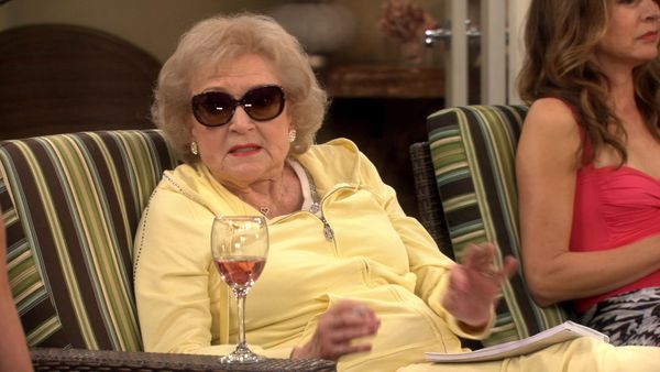 Hot in Cleveland - Fear and Loathing in Los Angeles