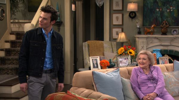 Hot in Cleveland - Straight Outta Cleveland