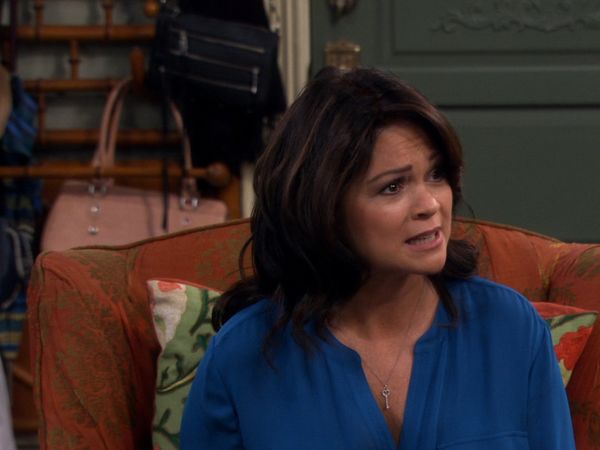 Hot in Cleveland - People Feeding People