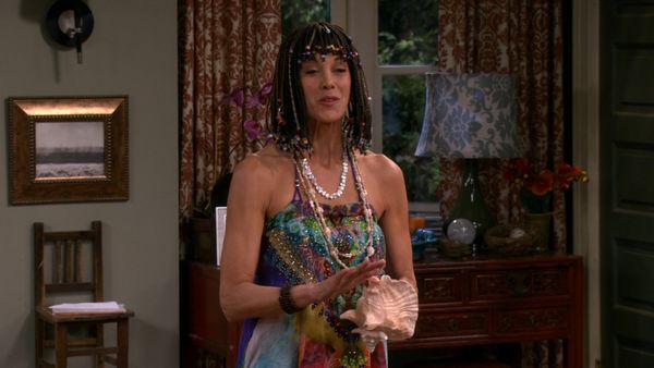 Hot in Cleveland - Murder House