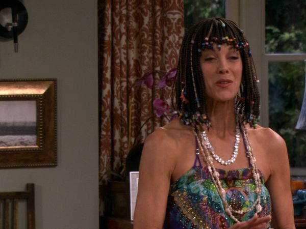 Hot in Cleveland - Murder House