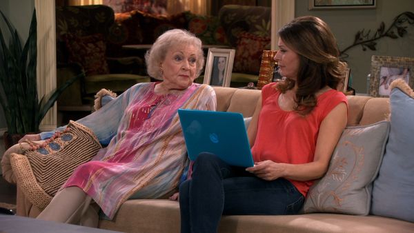 Hot in Cleveland - Bucket: We're Going to New York
