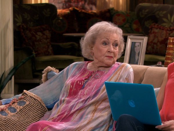 Hot in Cleveland - Bucket: We're Going to New York