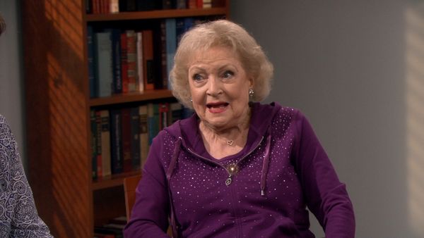 Hot in Cleveland - Dr. Who?