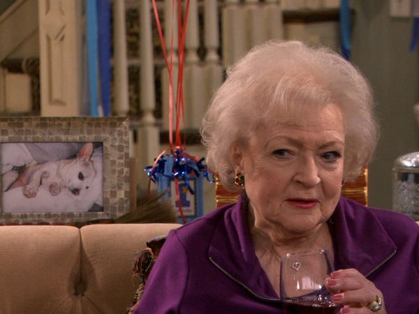 Hot in Cleveland - No Glove, No Love