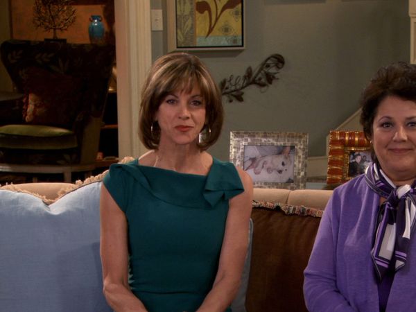 Hot in Cleveland - Pony Up