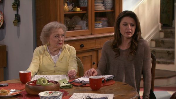 Hot in Cleveland - Canoga Falls